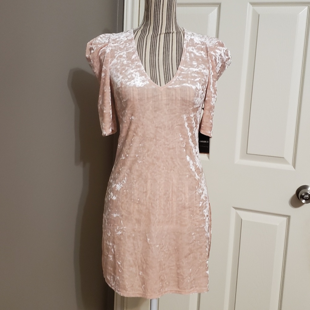 🌸NWT🌸FOREVER 21 MINI DRESS SIZE S🌸